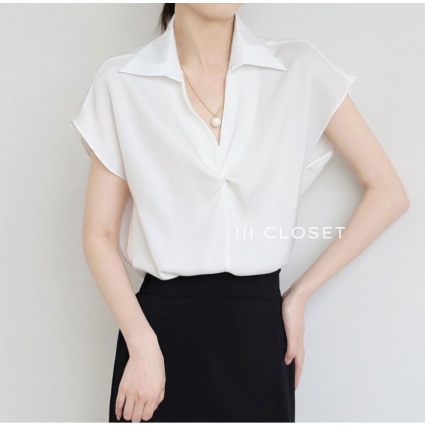 เสื้อเชิ้ต lll Freesize lll Z032 เสื้อเชิ้ต แขนกุด แต่งอกเกรียว งานดี เรียบหรู ทรงน่ารัก เนื้อผ้าซาร่า หน้าเงา อย่างดี
