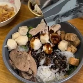 ก๋วยเตี๋ยวแห้ง สำเร็จรูป แม่จ๋า ซองใหญ่ เครื่องเยอะ ซอสก๋วยเตี๋ยวแห้ง สูตรเด็ด
