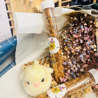 มิลเล็ตสเปย์แดง สำหรับนก ตัดตกแต่งออกจากพวงเป็นดอกๆพร้อมทาน