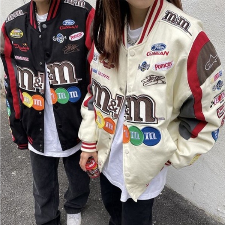 Munshe เสื้อแจ็คเก็ตเบสบอล M&M ย้อนยุคอเมริกันins เหมาะสำหรับชายและหญิง