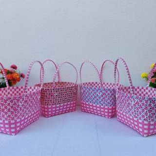 กระเป๋าสะพายทรงสี่เหลี่ยม สานเส้นพลาสติก กระเป๋าถือ  โทนชมพู…
