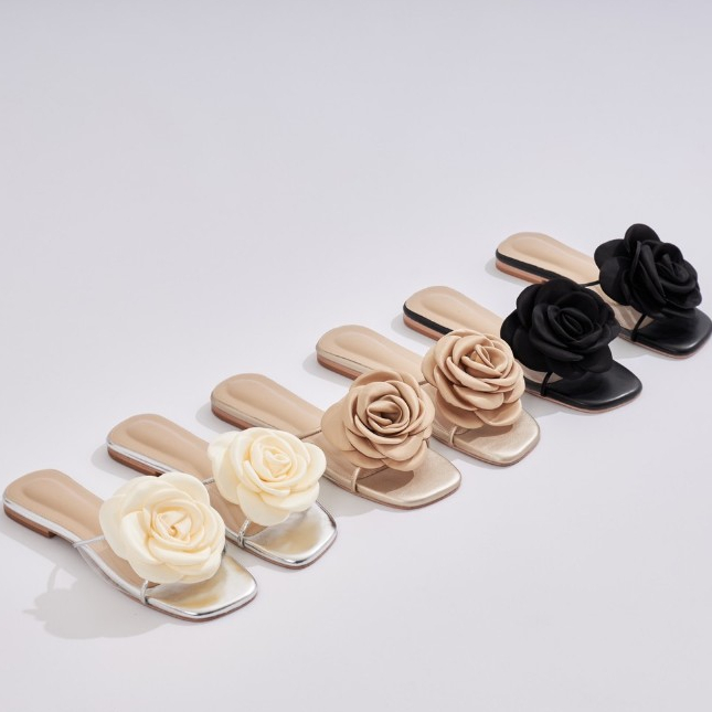 ลด 100.- ซื้อผ่านวิดีโอ Kalla lily รองเท้าแตะ รุ่น LL งานดอกไม้ปังๆ สวยมากๆรุ่นนี้ ใส่แตะไปเรียน หรือ คาเฟ่ก