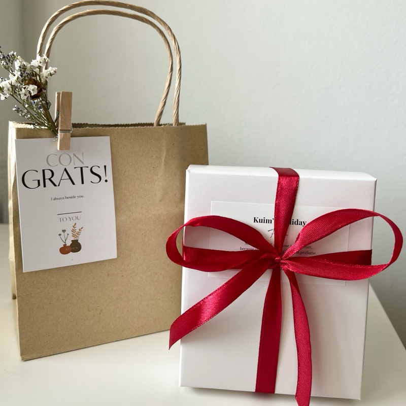 40 Gift box เทียนหอม size s 60 ml. พร้อมถุงกระดาษตกแต่งการ์ด+ช่อดอกไม้ ของขวัญความหมายดี ของขวัญปีใหม่ ของขวัญรับปริญญา