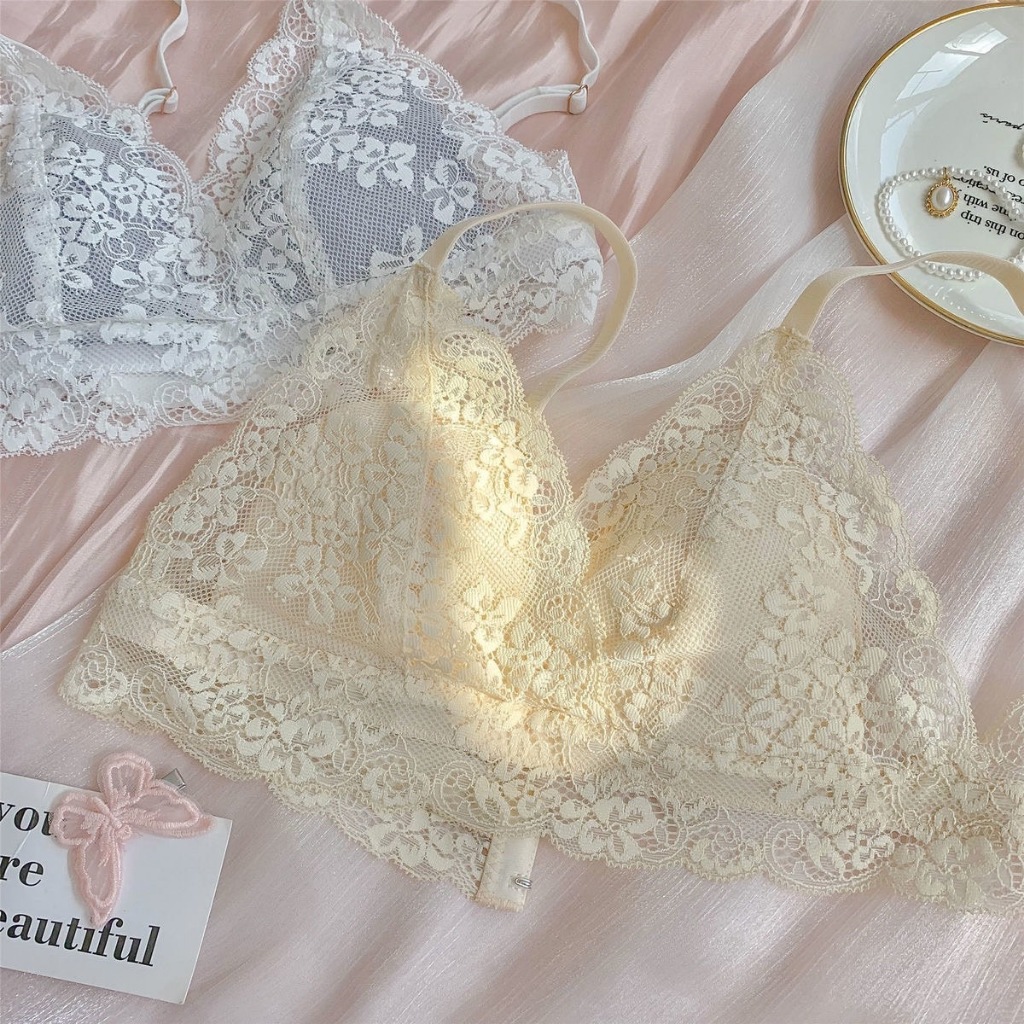 บราลูกไม้ บราไร้โครง เนื้อผ้านิ่มลูกไม้ไม่คัน รุ่น B-099 สีสวย มีฟองน้ำ สายปรับได้ มีตะขอหลัง พร้อมส่งจากไทย