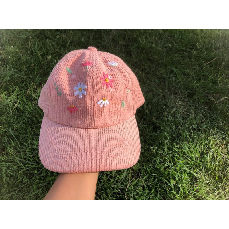 🌈🌈หมวกแก๊ปลูกฟูกสีชมพูปักดอกไม้🌸🌸