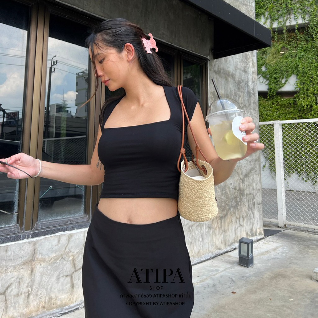 Atipashop – BATTY CROP เสื้อครอป แขนสั้น ทรงคอเหลี่ยม
