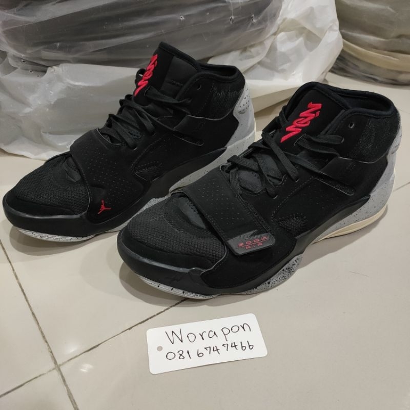 Nike Jordan Zion2 10.5us รองเท้าบาส (มือสอง)