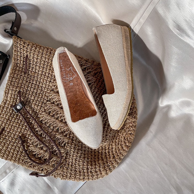 (พร้อมส่ง+พรีออเดอร์) - รองเท้าคัทชูหัวแหลม Minimal Flats