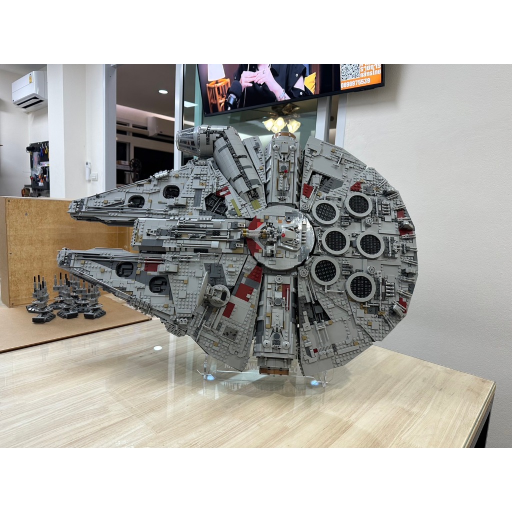 ฐานวางยาน แท่นวางยาน Star wars Millennium Falcon Base (Lego 75192)
