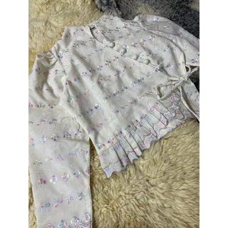 เสื้อแขนยาวลายมะลิ งานป้ายข้าง สินค้าเข้าใหม่ สวยมาก (+ เพิ่ม 1 ไซส์ด้วยค่ะ)