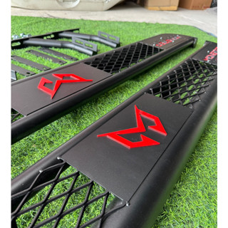 บันไดข้างเหล็ก ตะแกรง ความยาว 2 เมตร โลโก้นูน คาดแดง MONSTER…