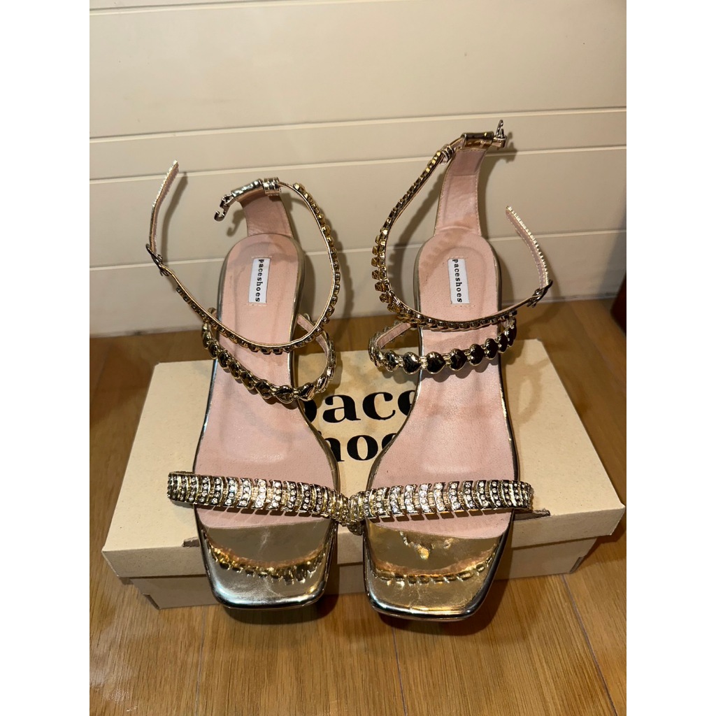 paceshoes - Golden heart