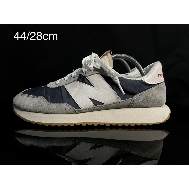 รองเท้ามือสองของแท้ New Balance 237 NAVY