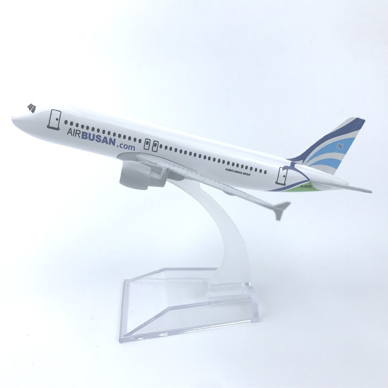 [16cm] โมเดลเครื่องบิน air Busan airbus A320 ขนาด 16 cm สายการบินเกาหลี ทำด้วยเหล็ก มีฐานตั้งโชว์ให้