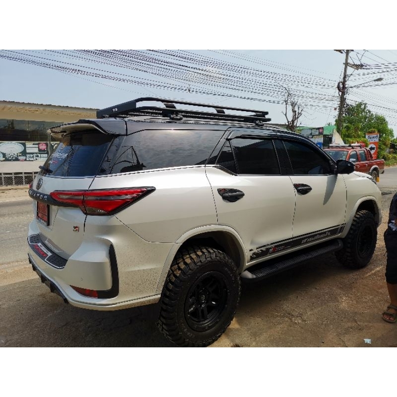 แร็คหลังคา รุ่น R10slim ขนาด 110×160 พน้อมชุดขาสำหรับ New Fortuner ครบชุดพร้อมติด