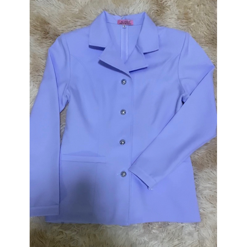 เสื้อพยาบาลแขนยาวคอเทเลอร์แหลมผ้าขาวโอโม่