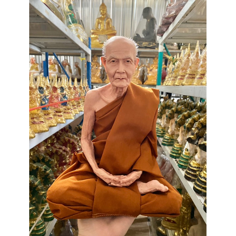 หลวงปู่มั่น หน้าตัก9นิ้ว หุ่นขี้ผึ้งเสมือนจริง รูปเหมือน