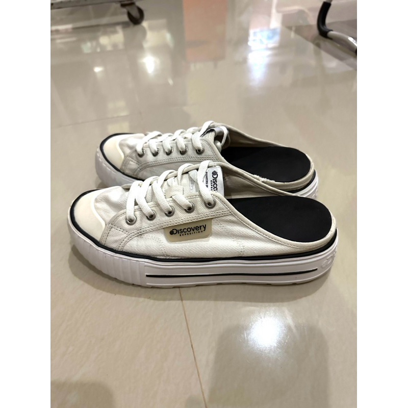 รองเท้ามือสอง discovery แท้ สภาพดี ไซด์38