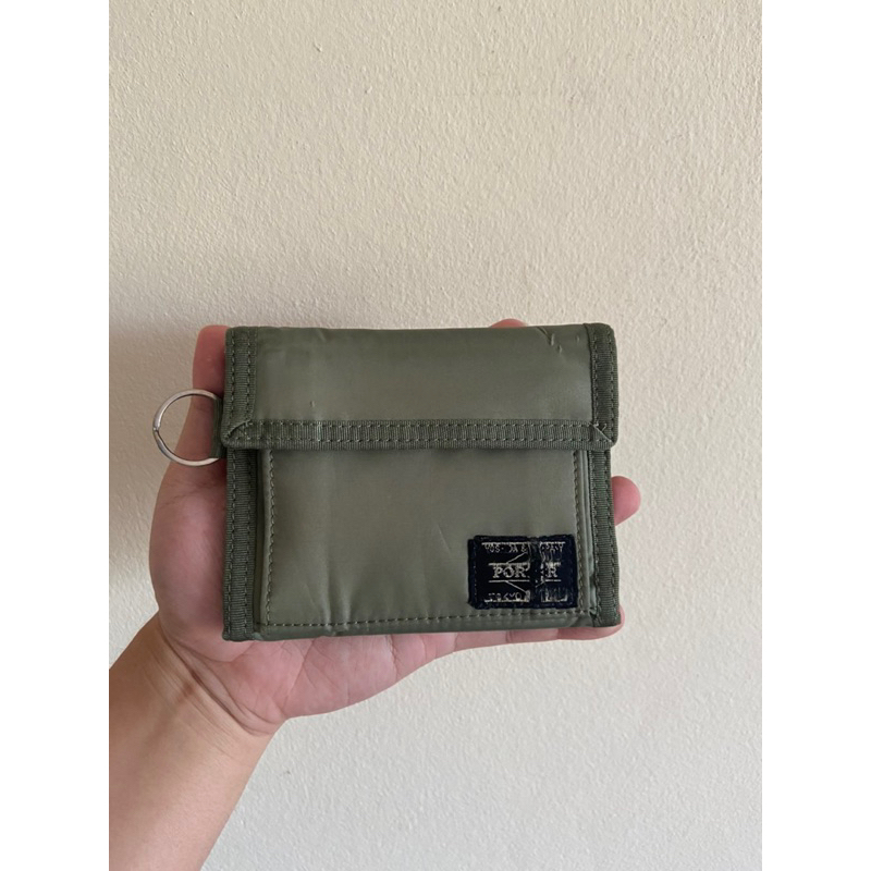 กระเป๋าสตางค์ Trifold PORTER Capsule wallet 555-06440 สีเขียวสวยๆ ผ้าไนล่อนเบาสวยครับ สภาพใช้งาน ตำห