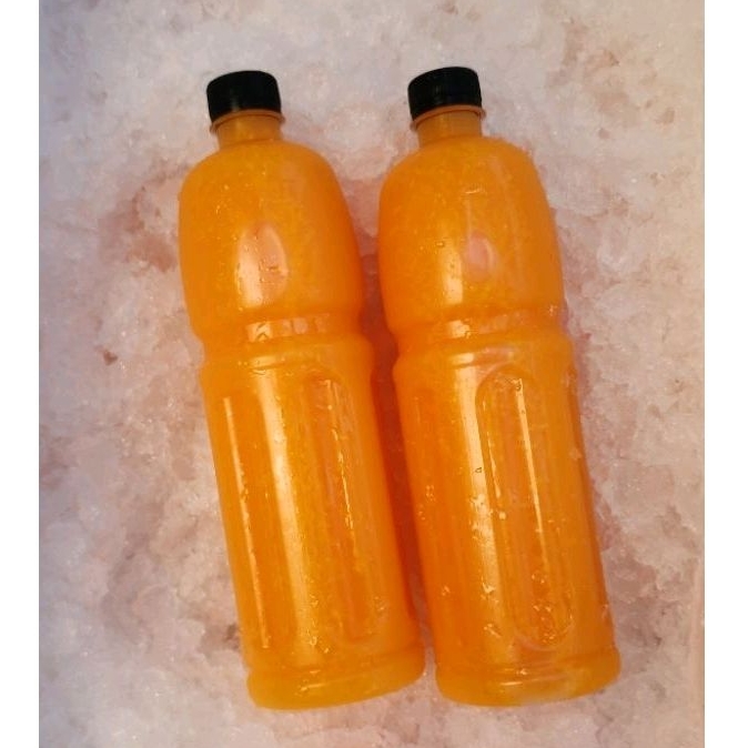 น้ำส้มคั้นสดแท้100% ราคาส่ง 7 ขวดลิตร 599 บาท