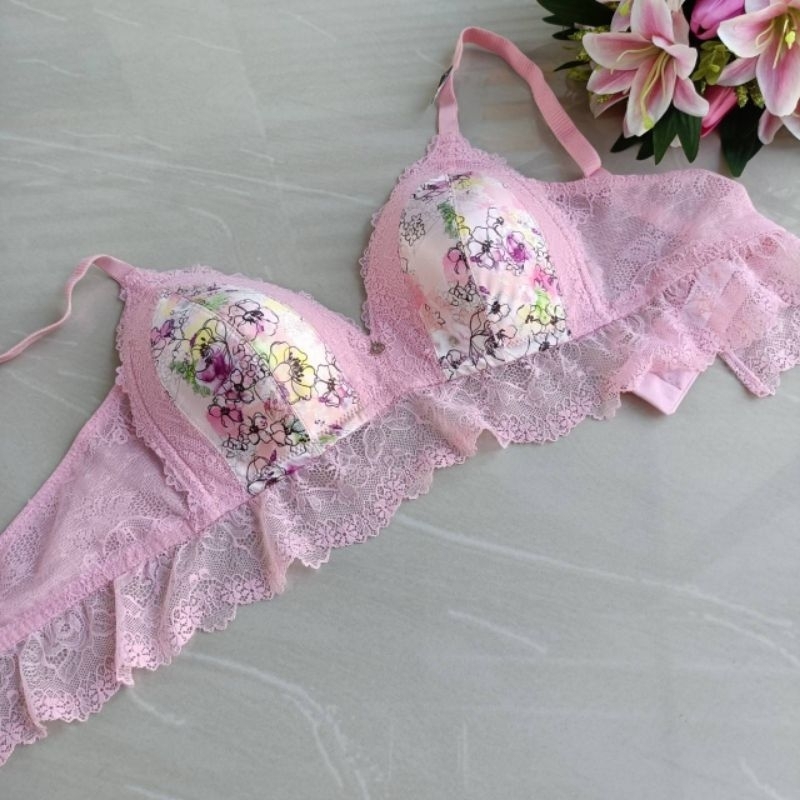 wacoal  Seamless บราไม่มีโครง  ซับฟองน้ำบาง