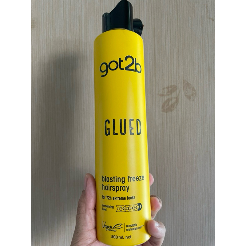 สเปรย์ จัดแต่งทรงผม ก็อตทูบี กลูบลาสติ้ง ฟรีซแฮร์สเปรย์ 300 ml.