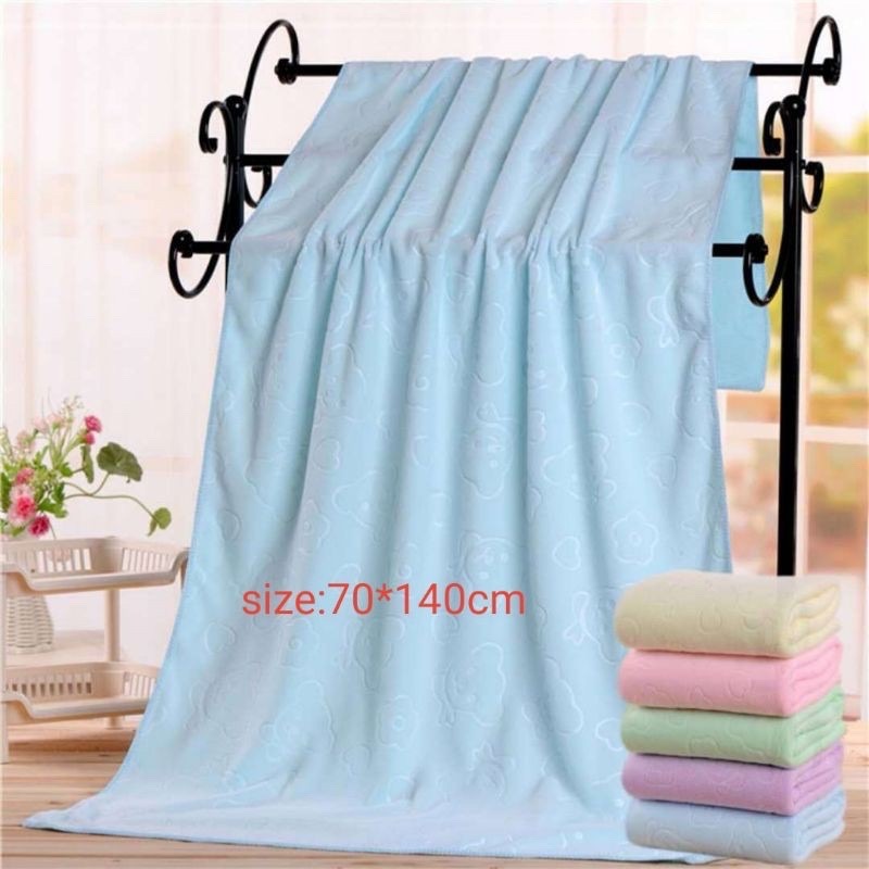 ขนาด 140×70 ซม. ผ้าเช็ดตัว ผ้าขนหนู นาโน สีพื้น ปั้มลาย แบบบาง ใช้ได้ทั้งเด็กและผู้ใหญ่