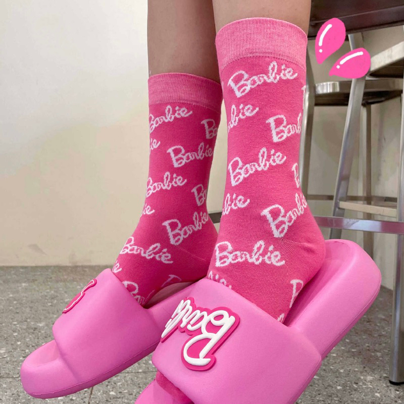 ( พร้อมส่งจากไทย ) ถุงเท้า ถุงเท้ากันหนาว ลายบาบี้ ลายตัวอักษรบาบี้ barbie