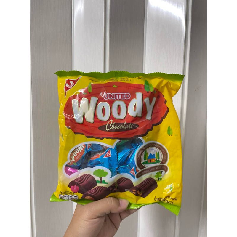 United Woody ช็อคโกแลตลายไม้ รสรวม 1ห่อ 45 ชิ้น ขนาด 292.5กรัม