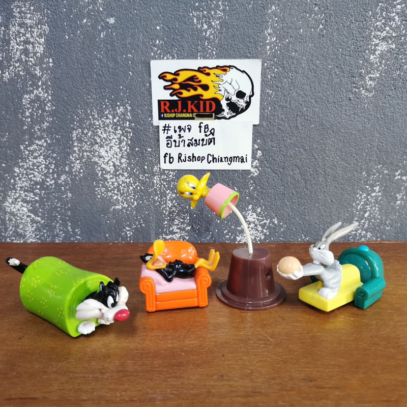 Looney Tunes KFC ของเล่นของสะสม มือสอง เคเอฟซี ขายยกเซ็ท