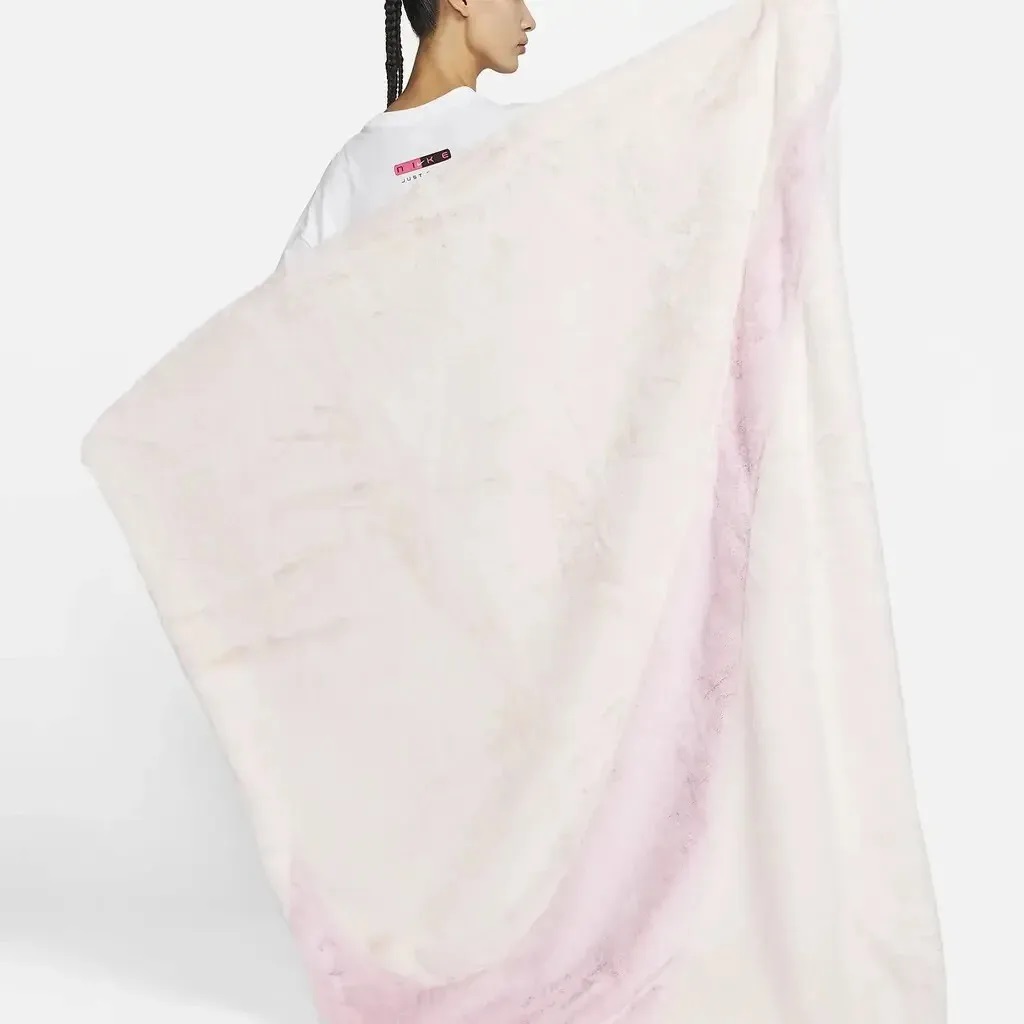 ผ้าห่ม Nike Swoosh Faux Fur Blanket ของแท้ 100%