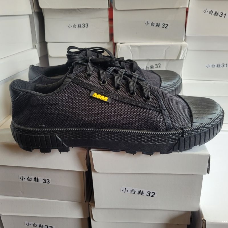 รองเท้าผ้าใบสีดำB02 มีขนาด 38-45 งานไม่มีกล่องนะคะ สินค้าพร้อมส่งจากไทยนะคะ