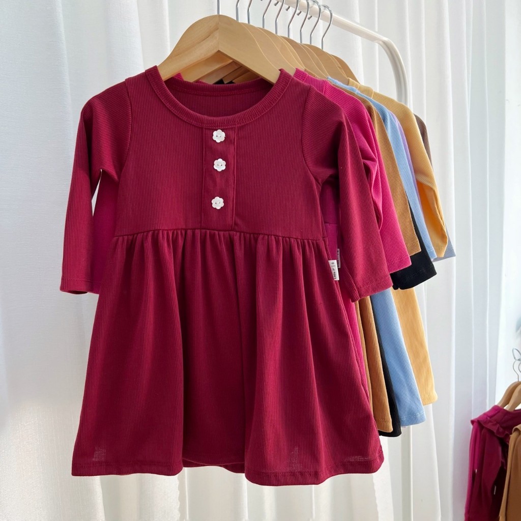 littlep(B22) เดรสเด็กแขนยาว แต่งกระดุมดอกไม้ ไซส์ S-XL ตัวผ้าเป็นคอตตอนนะคะ นุ่ม ใส่แล้วไม่ร้อนน๊า