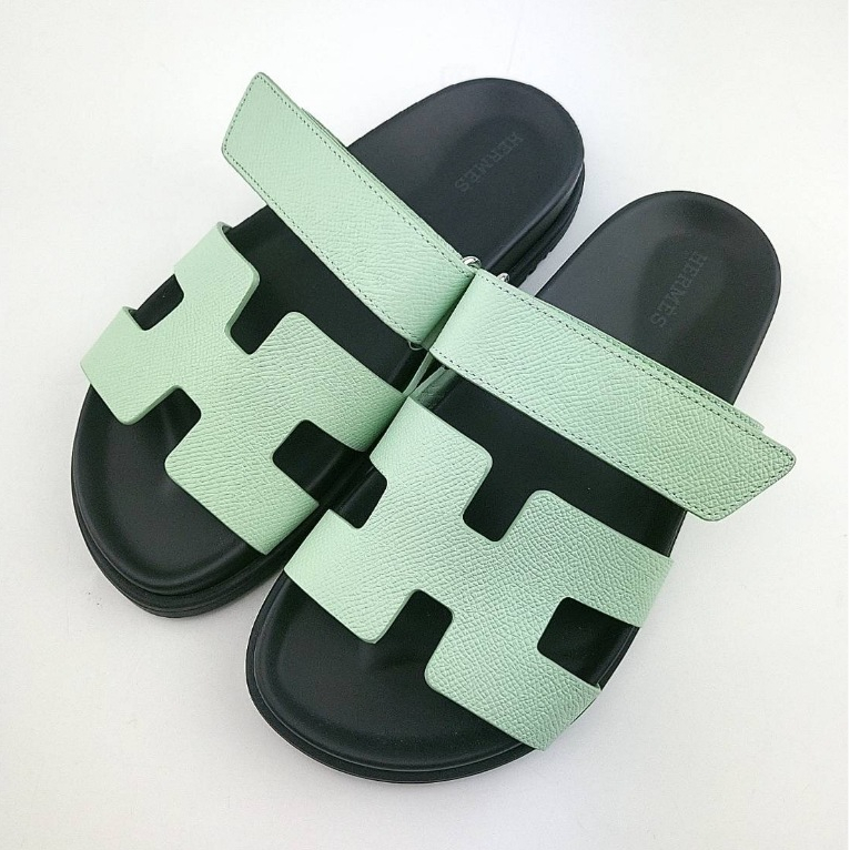 รองเท้าแตะผู้หญิง หนังลูกวัว Epsom แบรนด์ Hermes รุ่น Chypre Sandals Size 36 สีเขียวพาสเทล