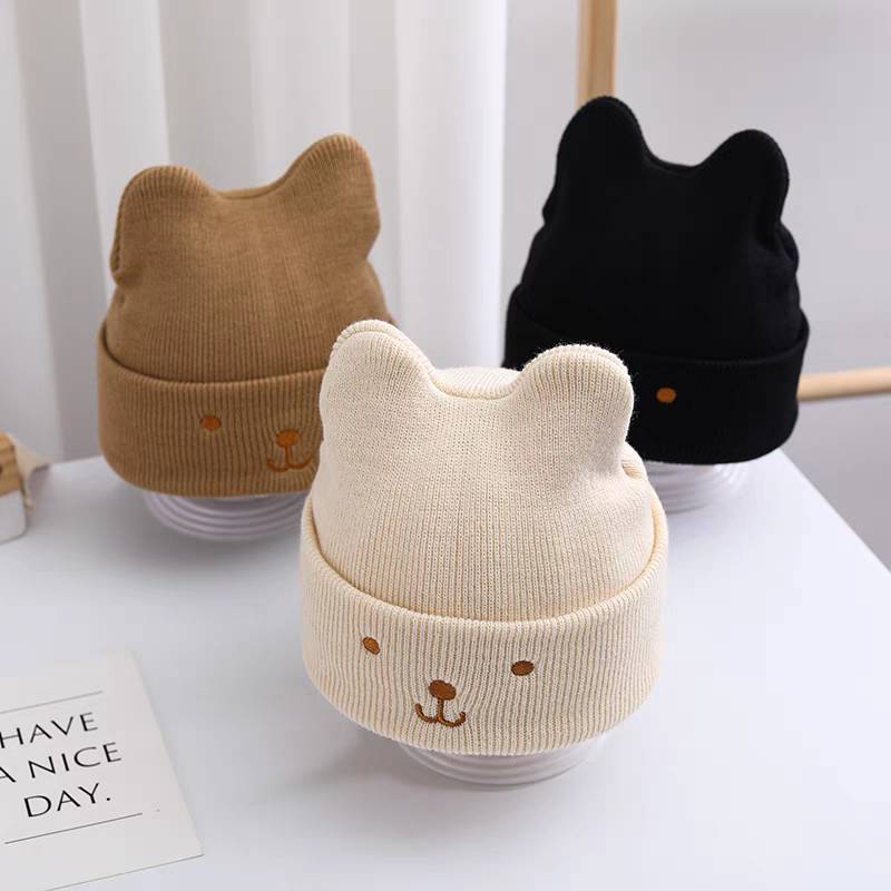 (พร้อมส่ง) หมวกไหมพรมสำหรับเด็กแรกเกิด - 12เดือน รอบหัว:38-46 cm. หมวกไหมกันหนาวแบบพับขอบ ปักลายหมีน้อยน่ารักๆ