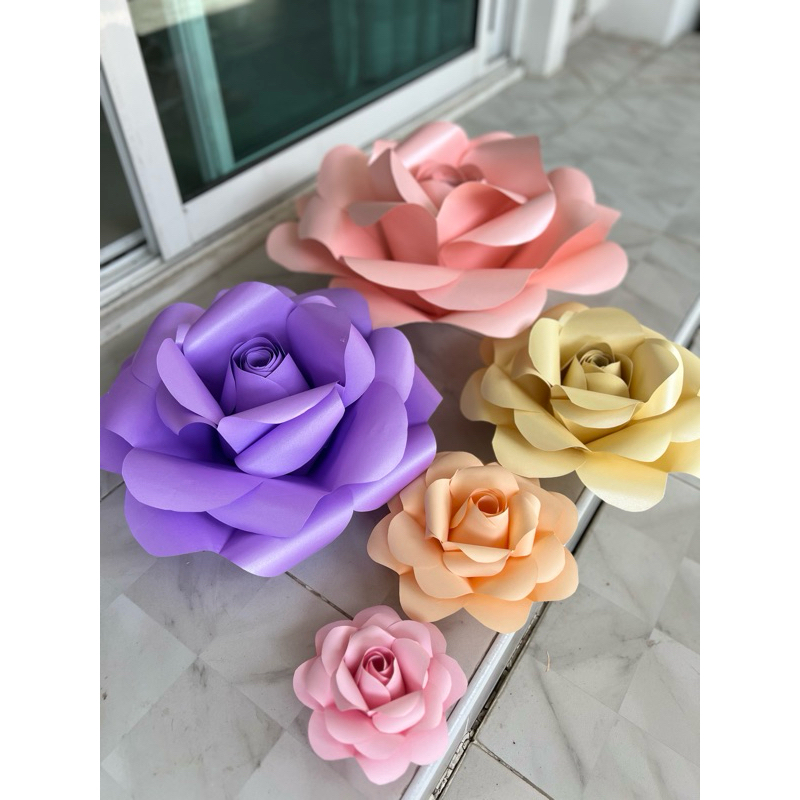 ดอกไม้กระดาษ ดอกไม้ใหญ่ ขนาด30cm.,40cm.,50cm.1ดอก แถมใบและผีเสื้อ