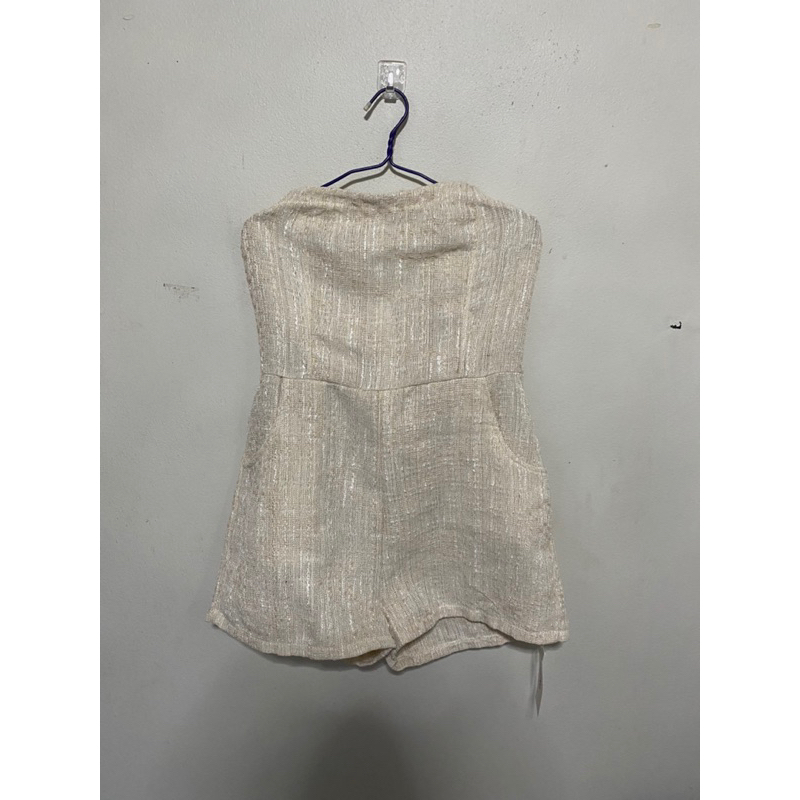 ส่งฟรี จั๊มสูท เกาะอก ขาสั้น สีครีม แบรนด์ Lovito ไซส์ XL สาวอวบ