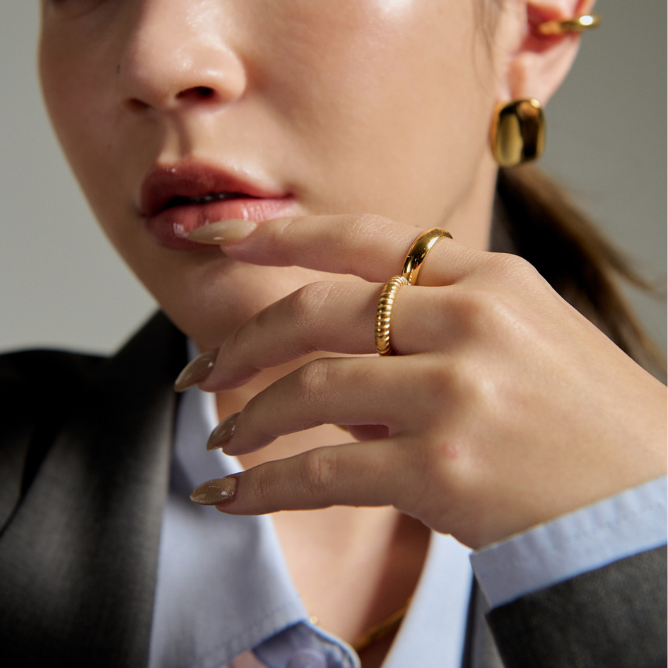 Bemet plain and tart ring