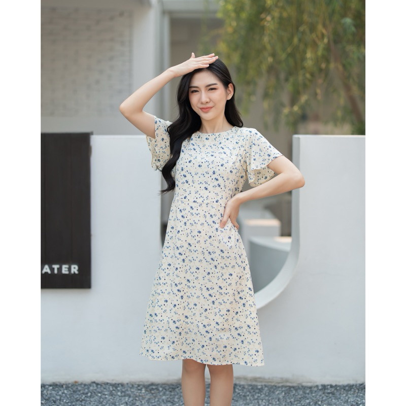 Viva dress จากร้าน little.clothest
