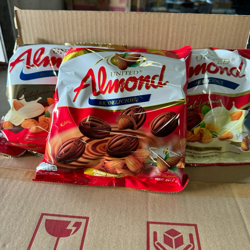 United Almond ยูไนเต็ดอัลมอนด์เคลือบช็อคโกแลต 247.5 กรัม