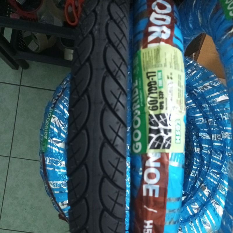 ยางนอกลายเวฟ 2.25 ขอบ17   60/100