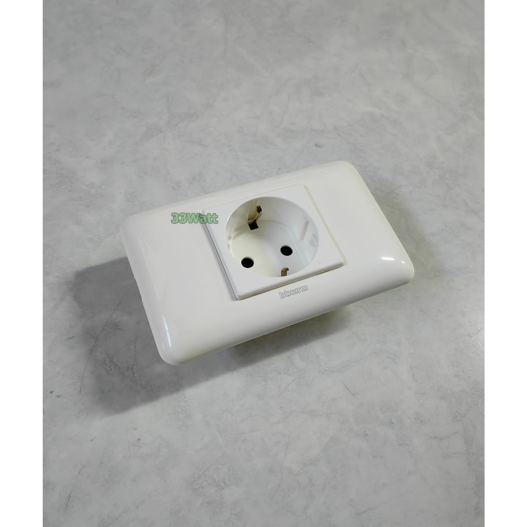 บิทิชิโน่ เต้ารับเยอรมัน 3P รุ่น M9440/2 ขากลม + สายดิน พร้อมหน้ากาก Bticino Magic Advance