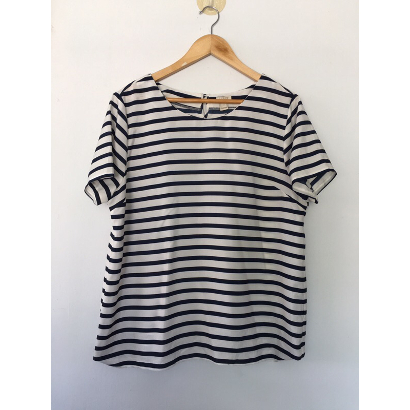 JCREW ไซส์ L อกหน้าผ้า 43 นิ้ว *ชายลุ่ย มีผ้าขูด* ผ้าโพลีเนื้อบาง ยาว 26