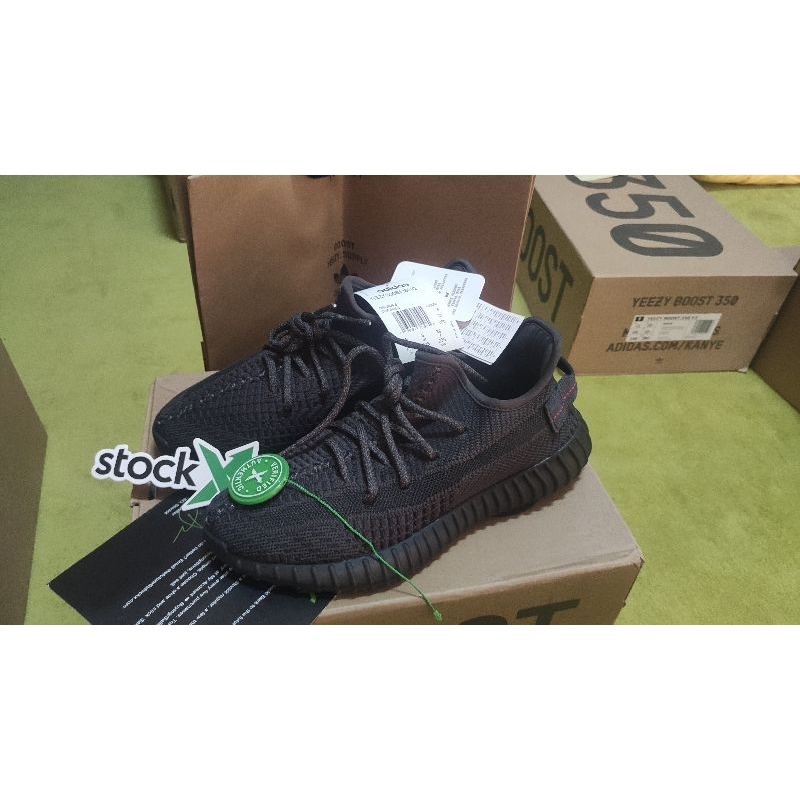 Adidas Yeezy 350 V2 Black Non-Reflective PK God พร้อมกล่อง และ StockX tag (Size 38)