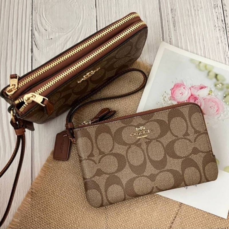 Coachคล้องมือ 2 ซิป Sลาย c หลายสี