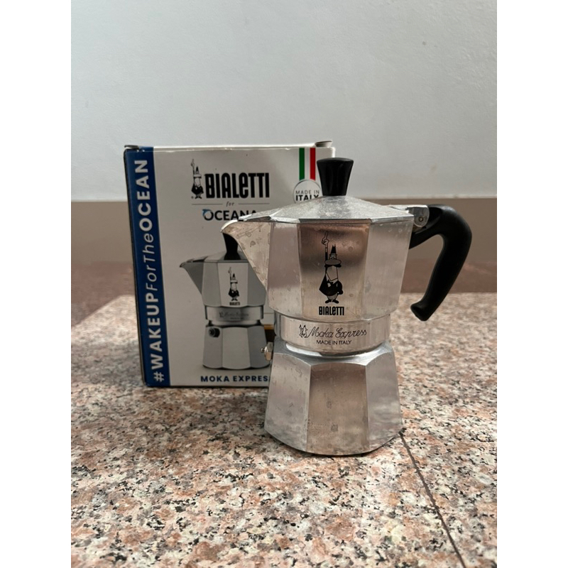 Bialetti Moka Express 3 Cups 130 ml. (4.4 oz.) มือสอง สภาพดี ใช้งานน้อย