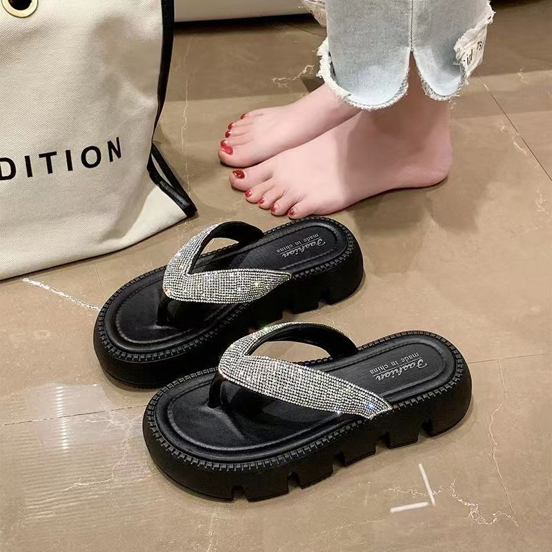 GFShop พร้อมส่ง รองเท้าแตะหูหนีบแฟชั่น ทรงเสริมความสูงสาวๆตัวเล็กห้ามพลาดใส่แล้วอย่างเข้า วัสดุยางใส่สบายแถมลูกเล่นด้วยเ
