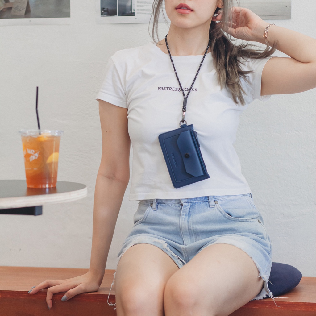 Lanyard Wallet and Badge Holder กระเป๋าตังค์ขนาดกระทัดรัด พร้อมช่องใส่บัตร และสายคล้องคอแบบถอดได้