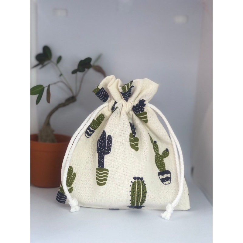 ถุงผ้า หูรูด (ผ้าฝ้ายพิมพ์ลาย)