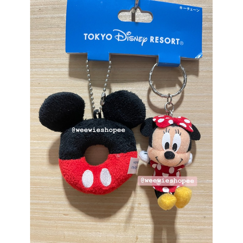 พวงกุญแจงานสะสม โดนัท mickey mouse // minnie mouse